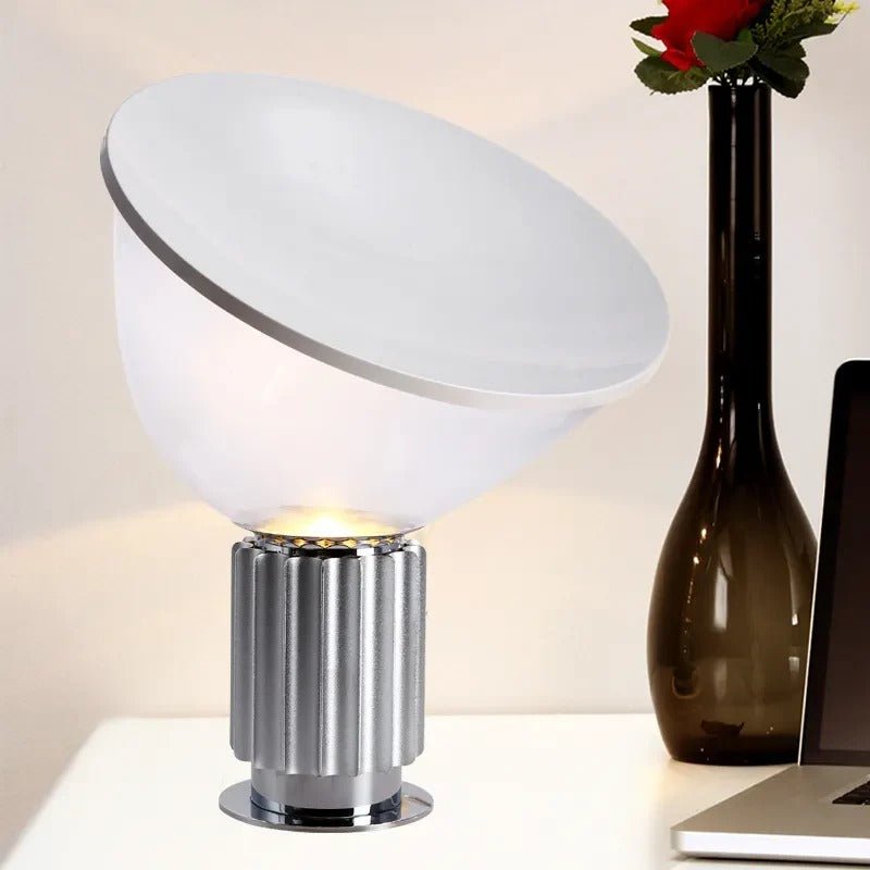 Inversa Table Lamp – Sculptural Ambient Light
