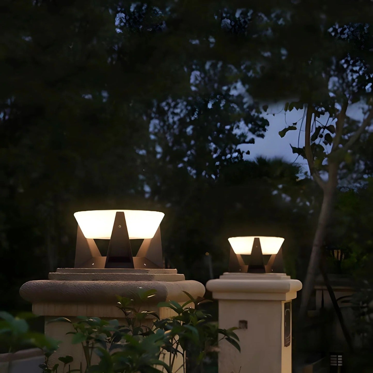 Solaris Pathway Light – Modern Outdoor Illumination
