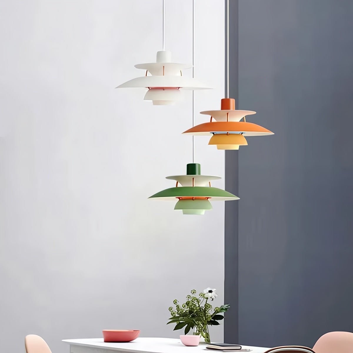 Umbrella pleated pendant light