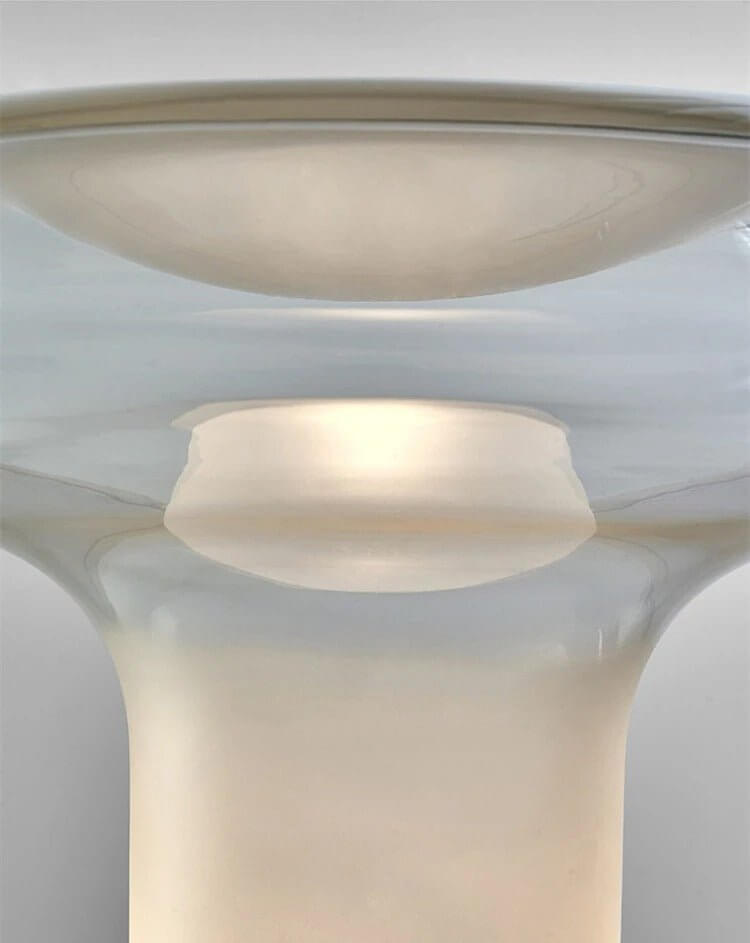 Vetra Table Lamp – Elegant Glass Form