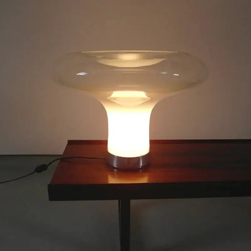 Vetra Table Lamp – Elegant Glass Form