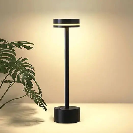 SpaceNeedle Table Lamp - goldenlumen