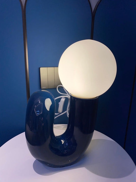 Curvia Neotenic Table Lamp – Playful Modern Lighting