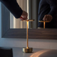 Freedom Disk cordless rechargeable table lamp