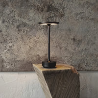 Freedom Disk cordless rechargeable table lamp