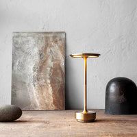 Freedom Disk cordless rechargeable table lamp