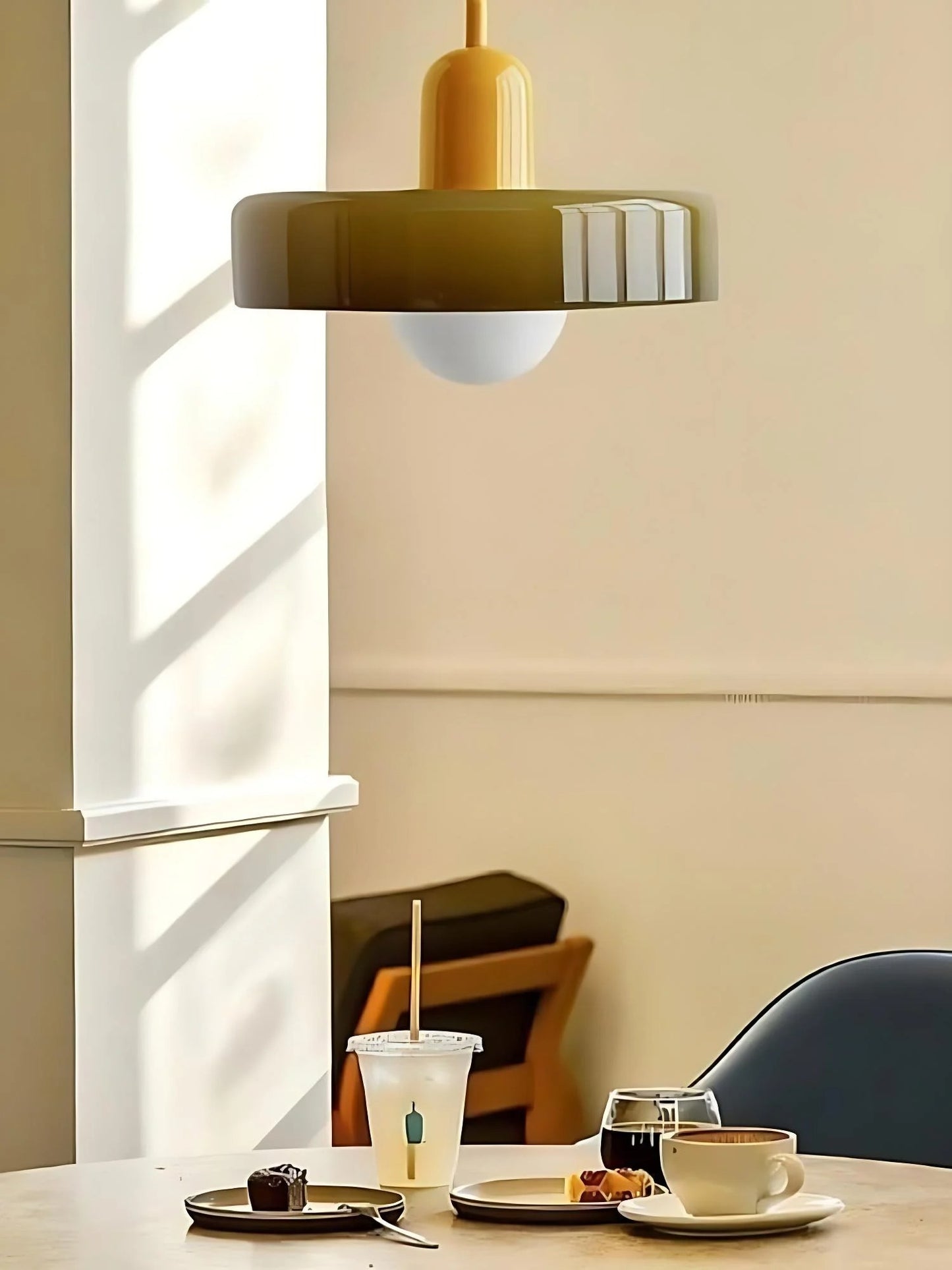 Avero Disc Pendant Lamp – Contemporary Glass Balance