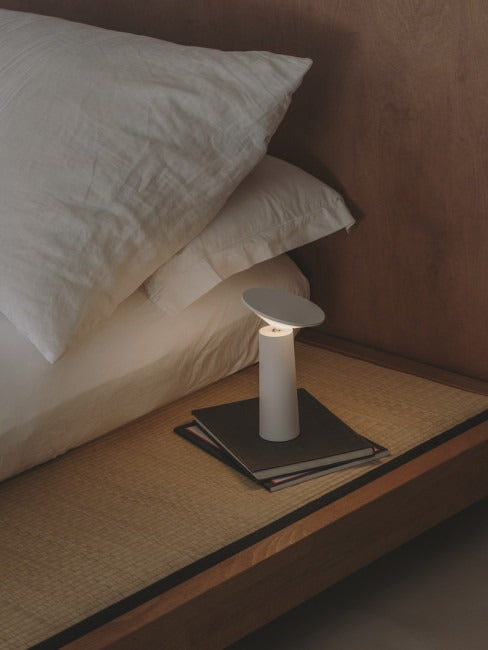 Rivo Cordless Table Lamp – Modern Sculptural Ambience