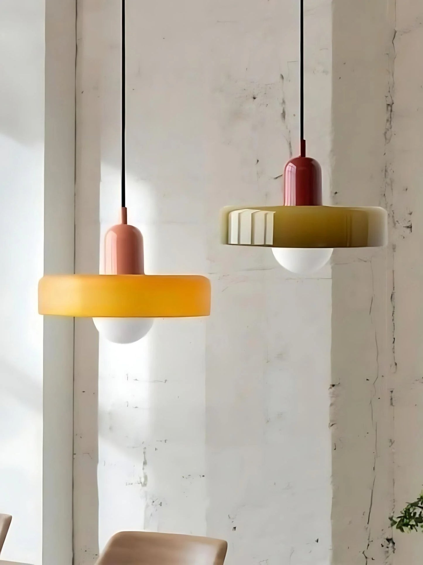 Avero Disc Pendant Lamp – Contemporary Glass Balance