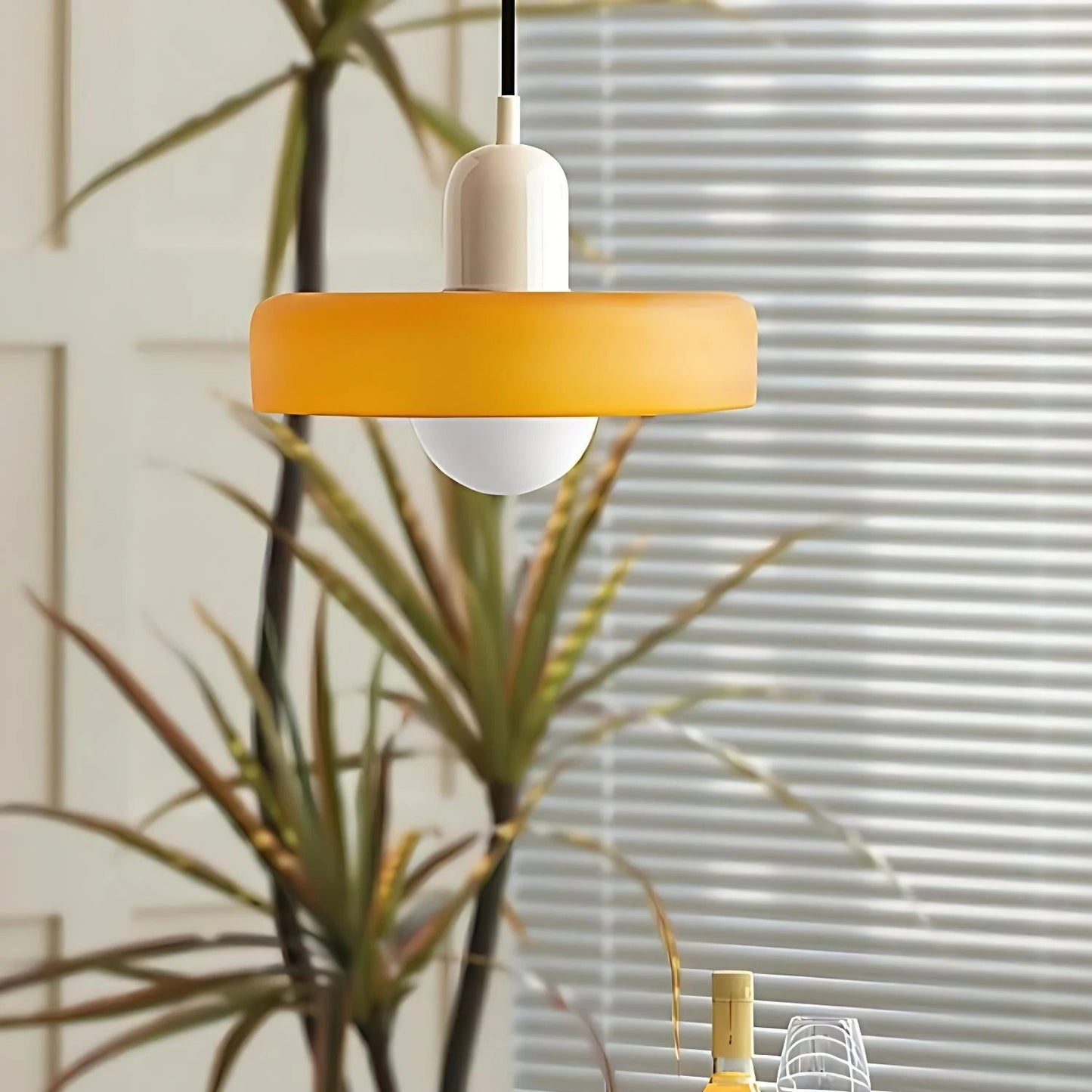 Avero Disc Pendant Lamp – Contemporary Glass Balance