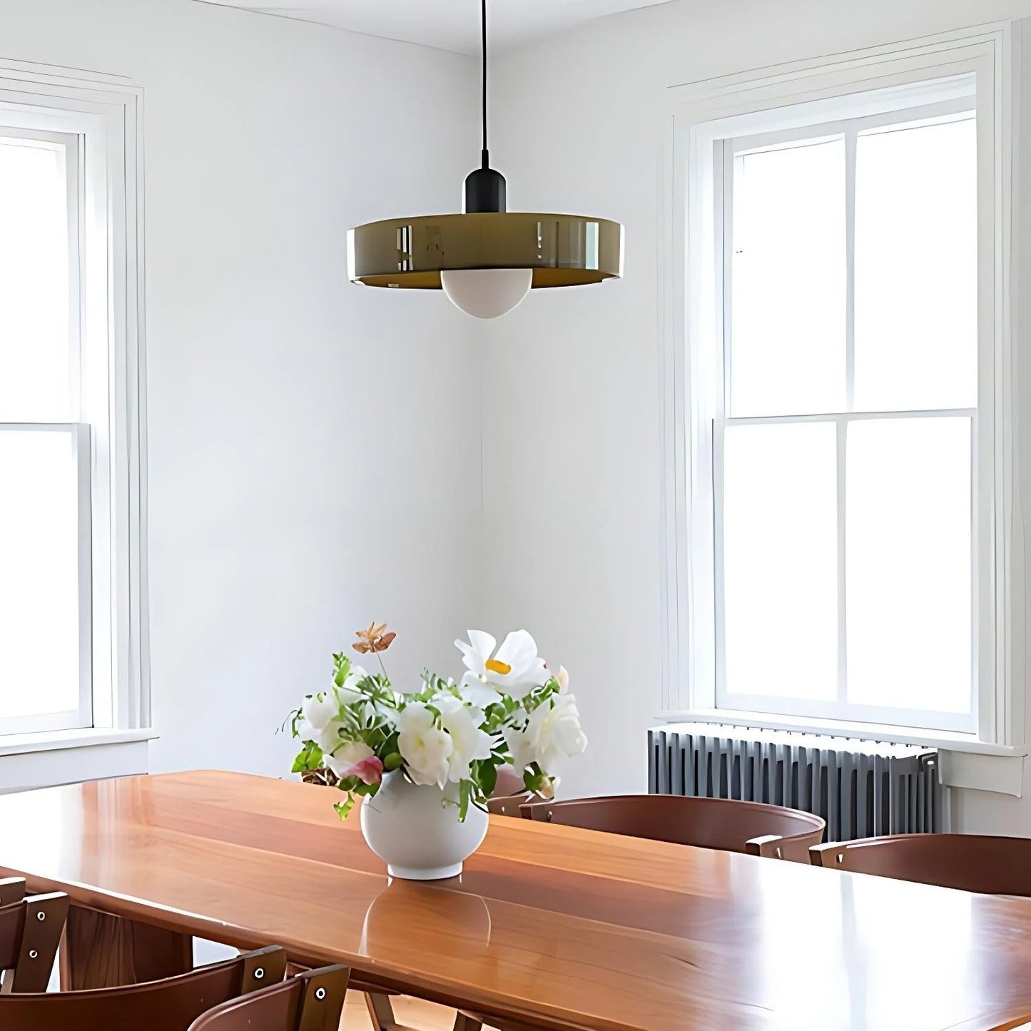 Avero Disc Pendant Lamp – Contemporary Glass Balance