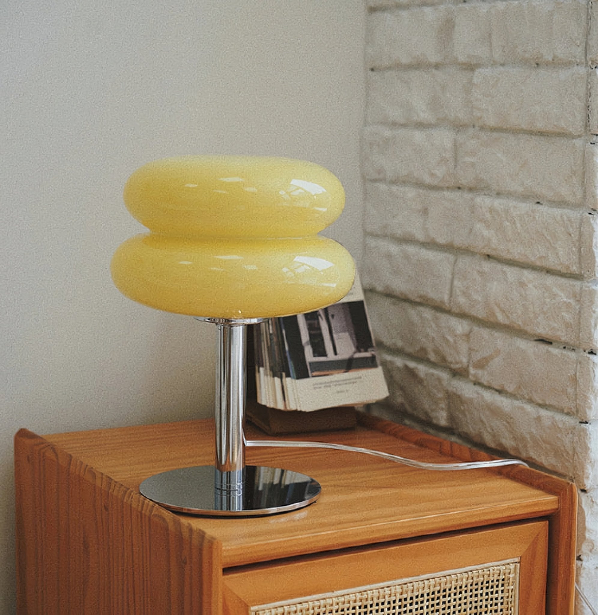 Macaron Elegance Table Lamp - goldenlumen