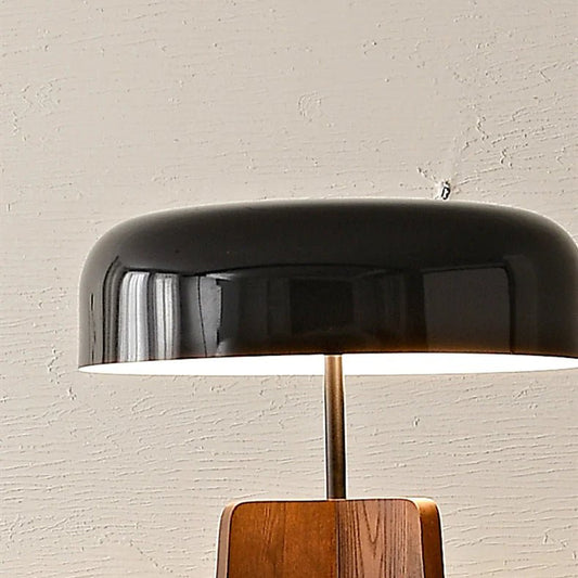 Pileo Luxury Wooden Table Lamp - goldenlumen